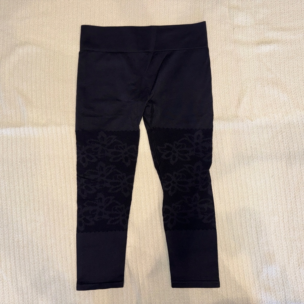 Fabletics Women’s Black Floral Patterned Leggings